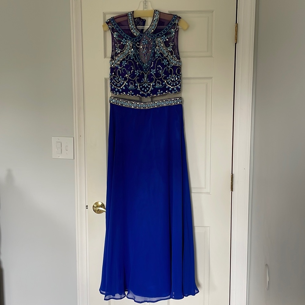 Renaissance Collection Prom Dress - Size Medium